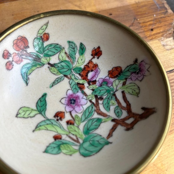Vintage Hand Painted Small Dish in Brass from Hong Kong 1950's - Picture 6 of 6